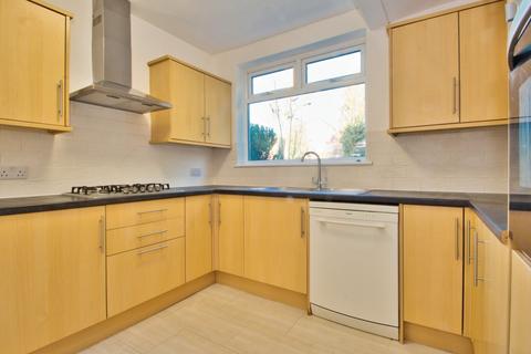 3 bedroom semi-detached house to rent, Furham Feild, Pinner