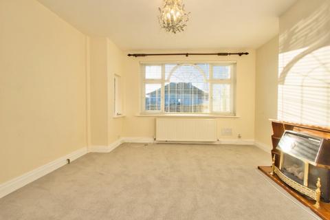 3 bedroom semi-detached house to rent, Furham Feild, Pinner