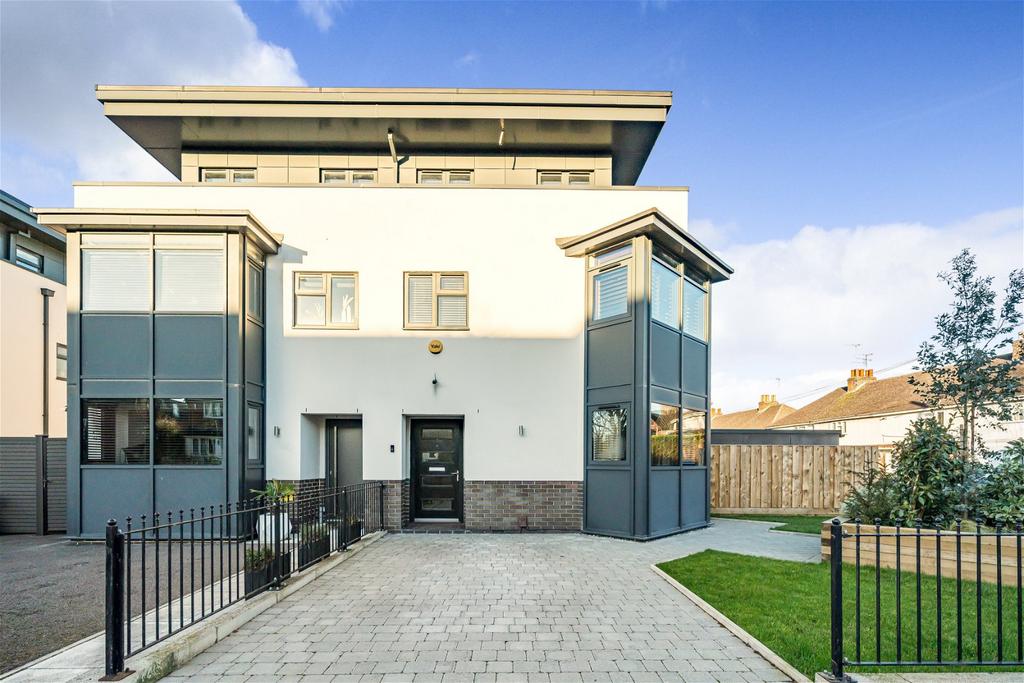 Hewlett Road, Cheltenham, GL52 4 bed semidetached house for sale £