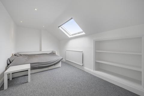 2 bedroom apartment to rent, Stonebridge Park London NW10