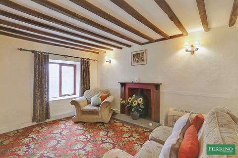 6 bedroom cottage for sale, Silver Street, Littledean, Cinderford, Gloucestershire. GL14 3NN