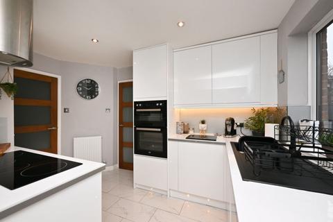 21 Crest Road, St Georges, Telford, TF2 9NG