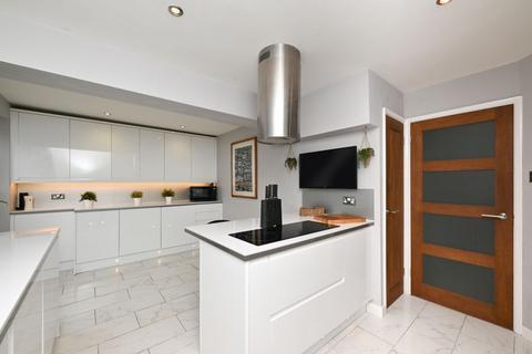 21 Crest Road, St Georges, Telford, TF2 9NG