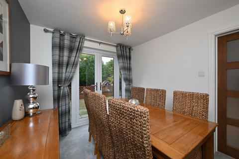 21 Crest Road, St Georges, Telford, TF2 9NG