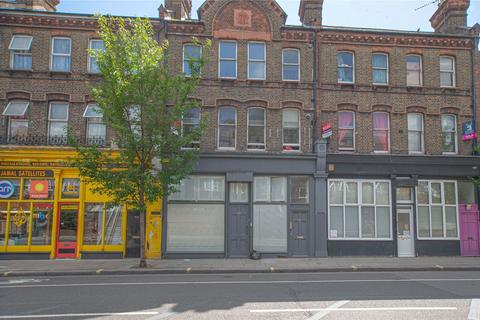 Studio to rent - Harrow Road, London