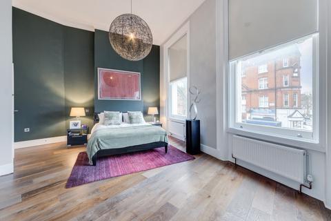 3 bedroom flat for sale, Elgin Avenue, London