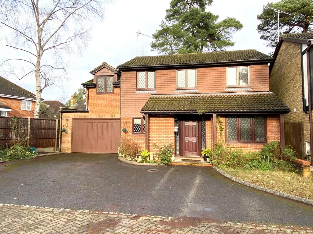 Frimley, Camberley GU16 4 bed detached house for sale £650,000