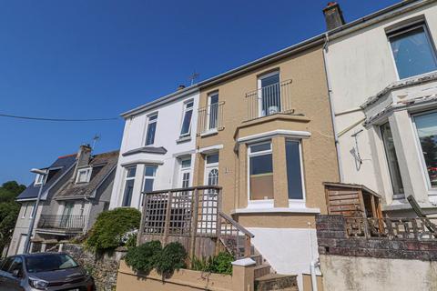 2 Elm Tree Road, Looe, PL13 1HY
