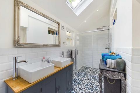 2 Elm Tree Road, Looe, PL13 1HY