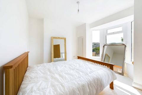 2 Elm Tree Road, Looe, PL13 1HY