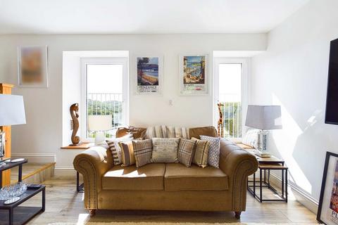 2 Elm Tree Road, Looe, PL13 1HY