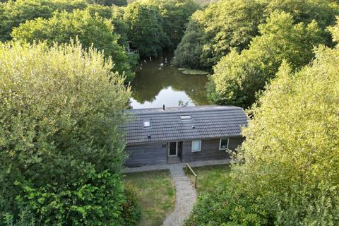 2 bedroom lodge for sale, Stonerush Lakes, Looe PL13