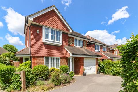 5 Cedar Close, Chesham, HP5 3LL