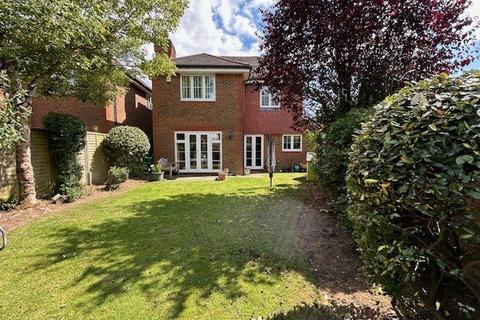 5 Cedar Close, Chesham, HP5 3LL
