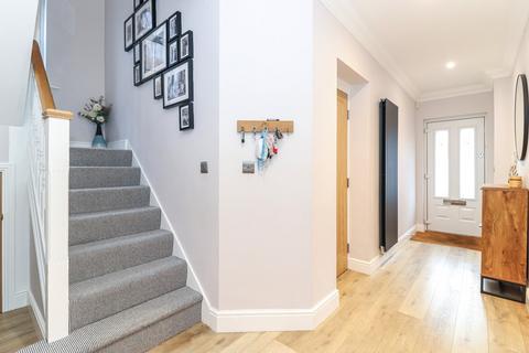 5 Cedar Close, Chesham, HP5 3LL