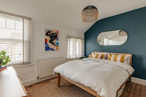 Flat 4, 50 Salford Road, London, SW2 4BG