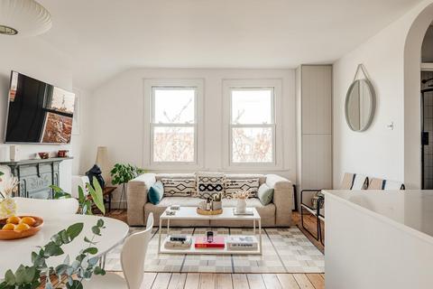 Flat 4, 50 Salford Road, London, SW2 4BG