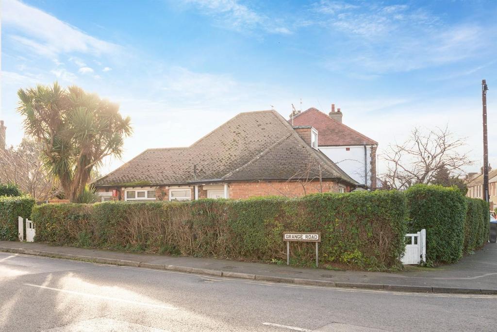 Beacon Road, Broadstairs, CT10 2 bed detached bungalow for sale £420,000