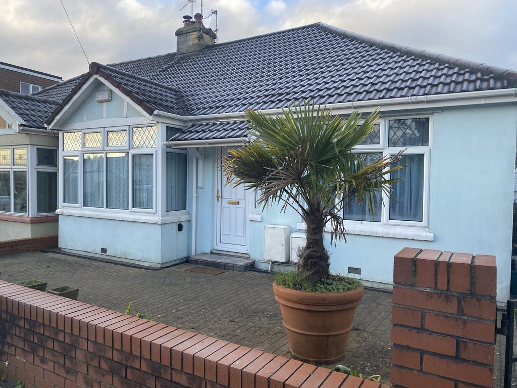 Springfield Grove, Bristol BS6 3 bed semidetached bungalow to rent £