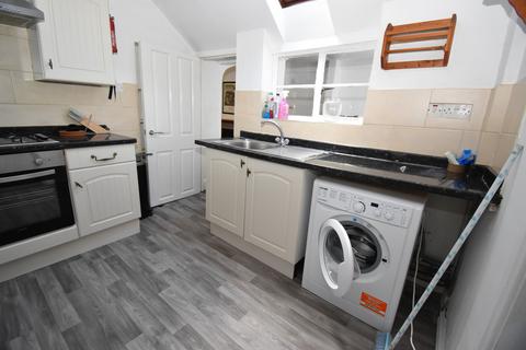 4 bedroom terraced house to rent, Swan Street, Leamington Spa, Warwickshire, CV32