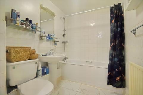 2 bedroom apartment for sale, at 60 Queens Road, London SE15