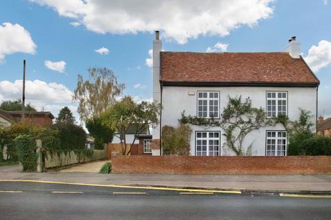 4 bedroom detached house to rent, Bedford Road, Bedford MK45