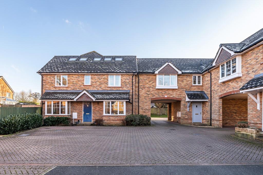 Liphook 3 bed for sale £350,000