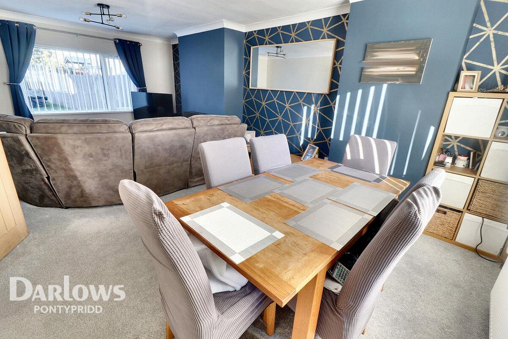 Hawthorn Crescent, Pontypridd 3 bed semidetached house for sale £260,000