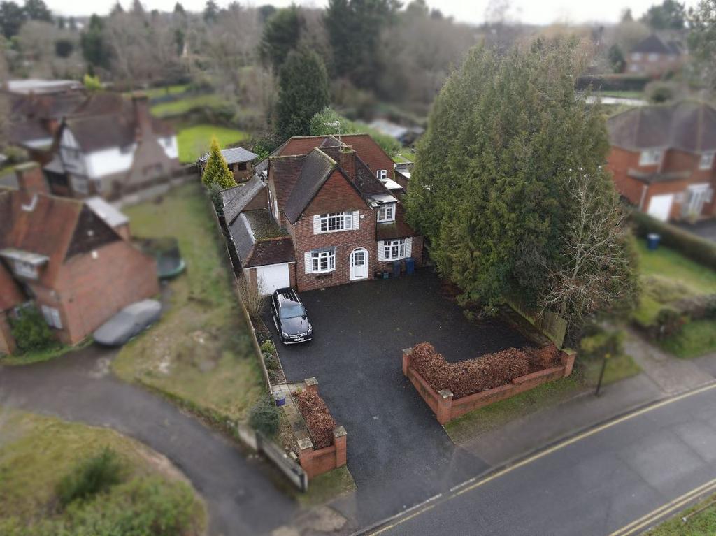 Marlow Hill, High HP11 5 bed detached house for sale £975,000
