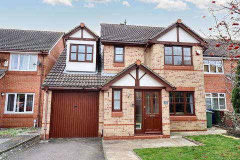 14 Celedon Close, Grays, RM16 6PZ