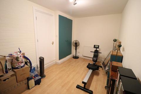 14 Celedon Close, Grays, RM16 6PZ