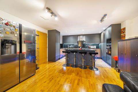2 bedroom flat for sale - Catalonia Apartments, Watford WD18 7BL