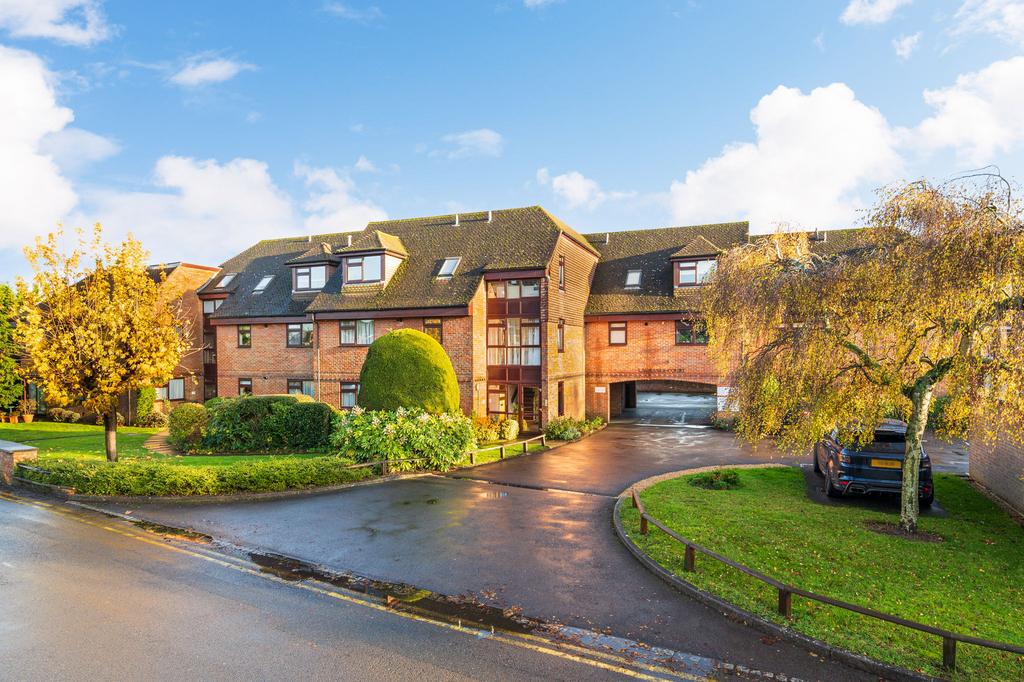 Dean Street, Marlow SL7 1 bed apartment for sale £300,000