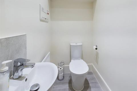 17 Higgins Lane, Burscough, Ormskirk, L40 7AZ