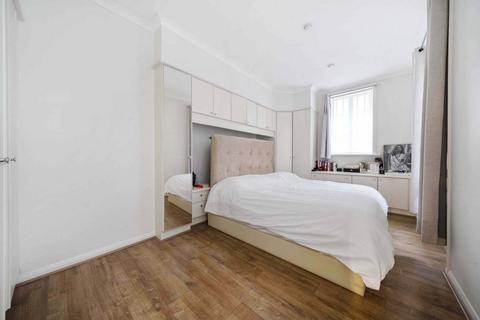 2 bedroom flat for sale, Cheniston Gardens, High Street Kensington, London, W8