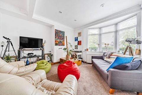 3 bedroom house for sale - The Roundway, Tottenham, London, N17