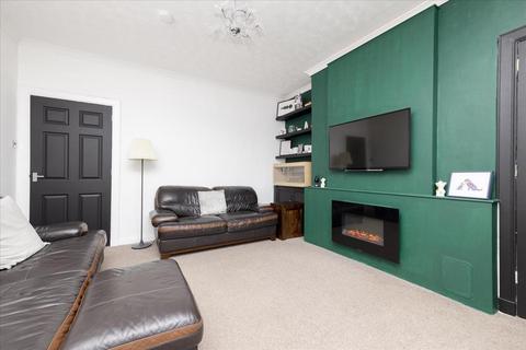 39 Birkenside, Gorebridge, EH23 4JB