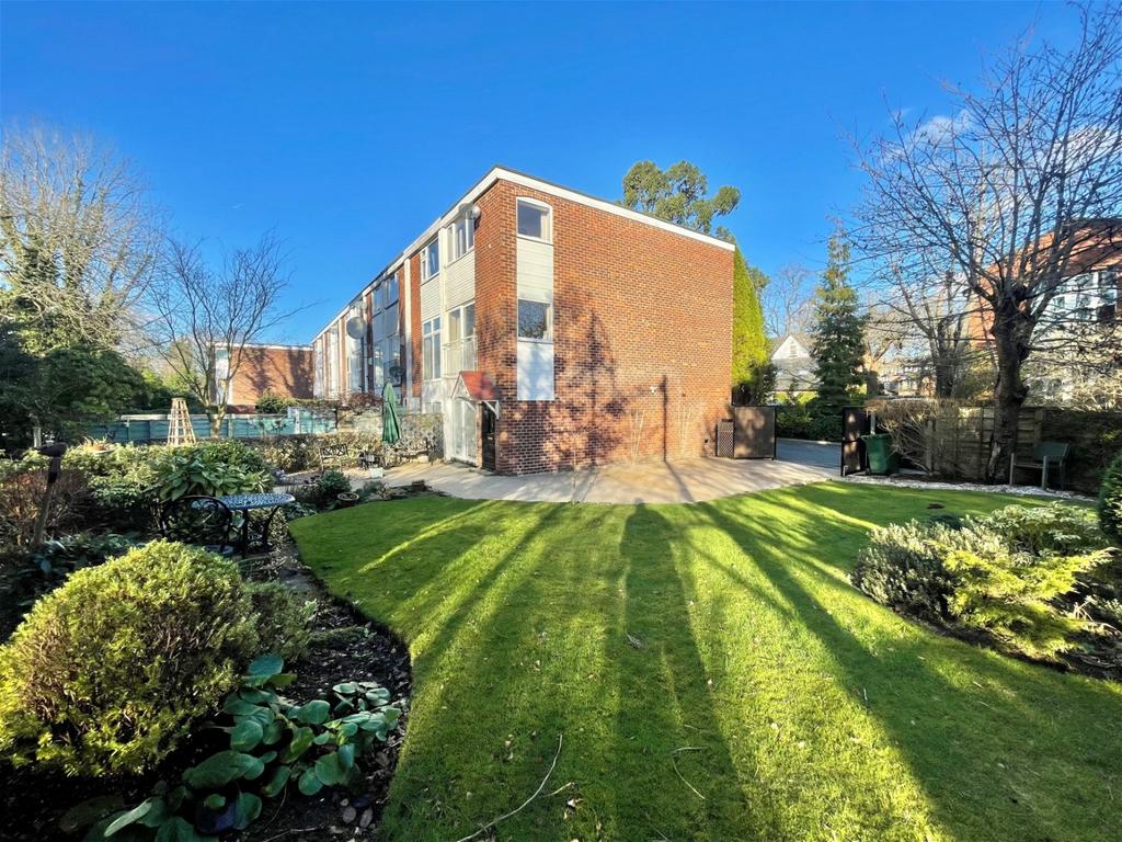 Greenvale Drive, Cheadle 2 bed townhouse for sale £395,000