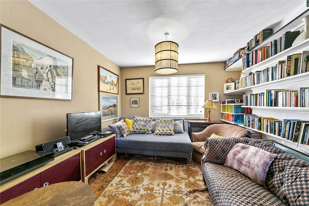 Twining Avenue, Twickenham, TW2 4 bed semidetached house for sale £
