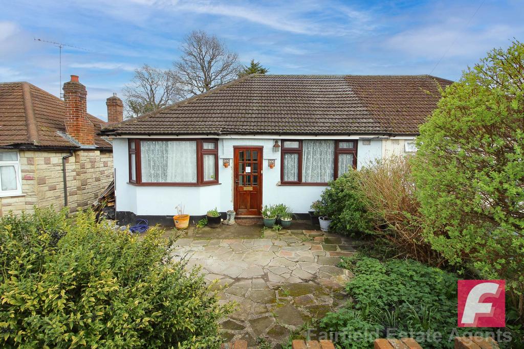 Compton Place, Carpenders Park 3 bed semidetached bungalow for sale
