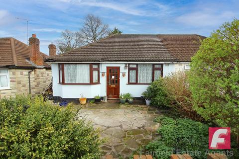 3 bedroom semi-detached bungalow for sale, Compton Place, Carpenders Park