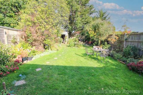 undefined, Compton Place, Carpenders Park