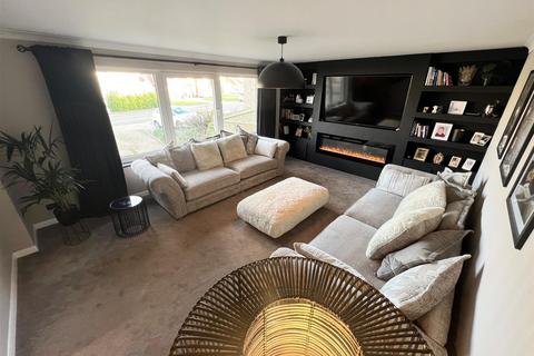 23 Lambourn Way, Chatham, ME5 8PU