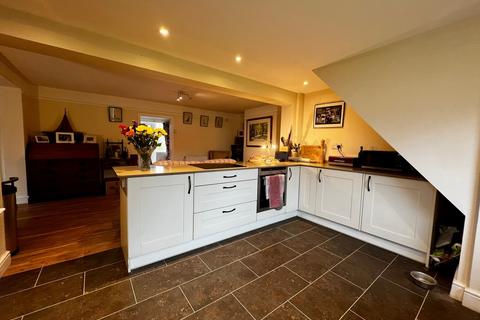 4 bedroom end of terrace house to rent, The Street, Stowmarket IP14