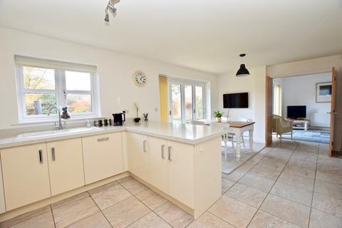 3 Amos Drive, Pocklington, York, YO42 2BS