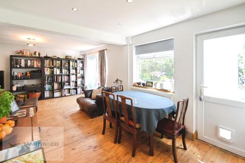 3 bedroom semi-detached house for sale, Walton On Thames