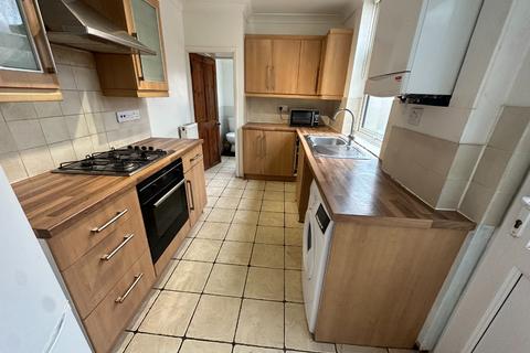 3 bedroom terraced house for sale, Turners Road South, Luton