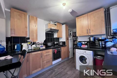 5 bedroom terraced house to rent, Bellevue Road, Southampton