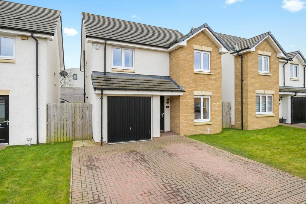 27 Mayflower Gardens, Loanhead EH20 4 bed detached house £335,000