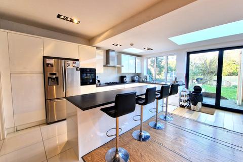 19 Beechcroft Avenue, London, NW11 8BJ